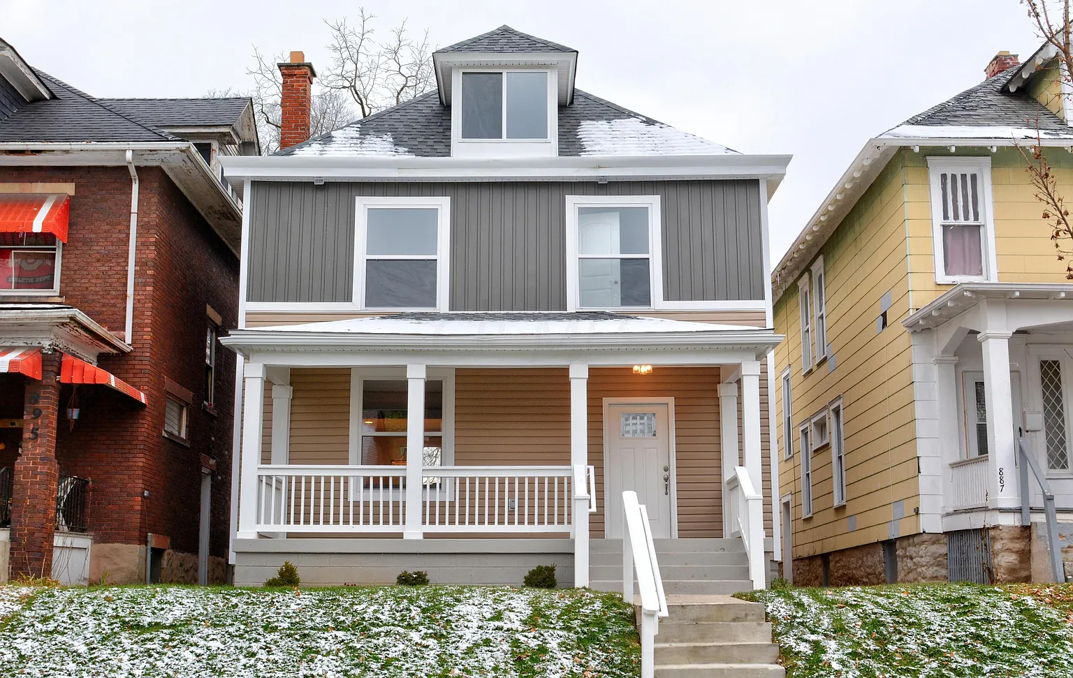 891 Linwood Ave photo 1