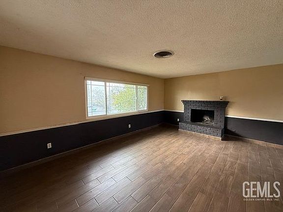 3rd image of 4900 College Ave