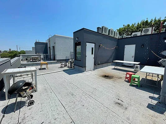 Rented by Artur Gutman, LREB | media 16