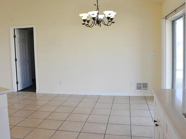 2313 NW 5th St — Photo 11