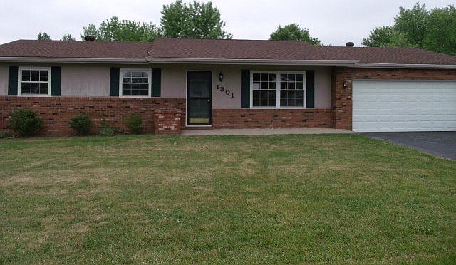 1st image of 1301 Crescent Dr