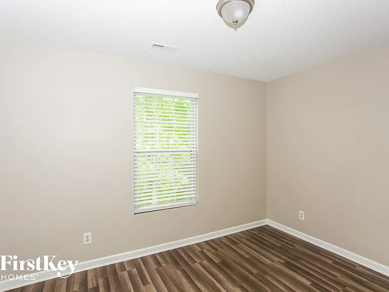 7120 Sycamore Grove Ct — Photo 12
