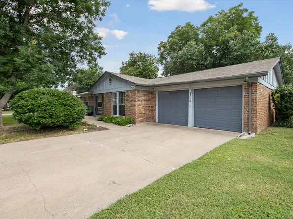 104 Sunnyvale Ter, Hurst, TX 76053