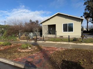208 W 2nd St, Hanford, CA