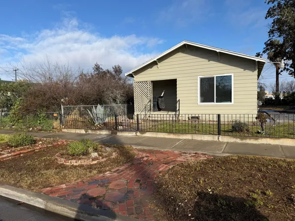 208 W 2nd Street, Hanford, CA 93230