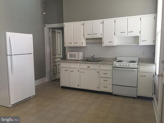 5th image of 427 N Market St #1