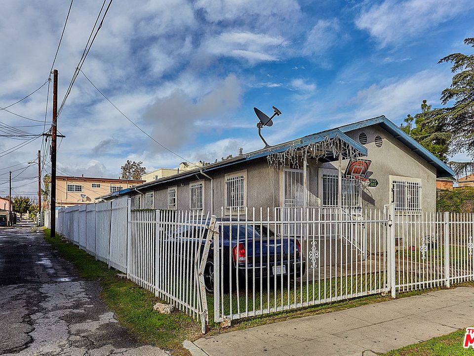 1st image of 857 W 43rd St