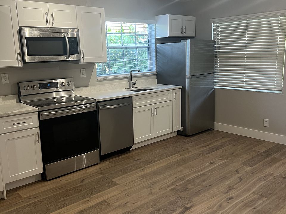 1st image of 645 NE 10th Ave APT 10