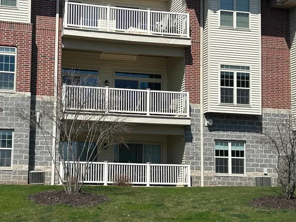 670 E Lake Ave #102, Wisconsin Dells, WI 53965