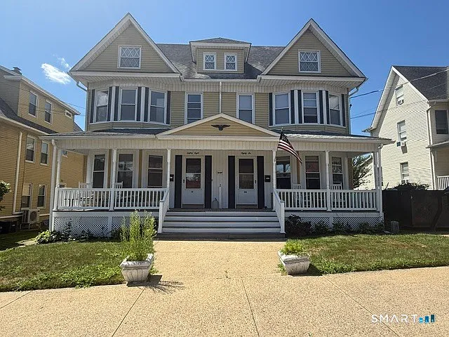 3 bed, 1.5 bath, 2400 sqft, $2,800 — Photo 1