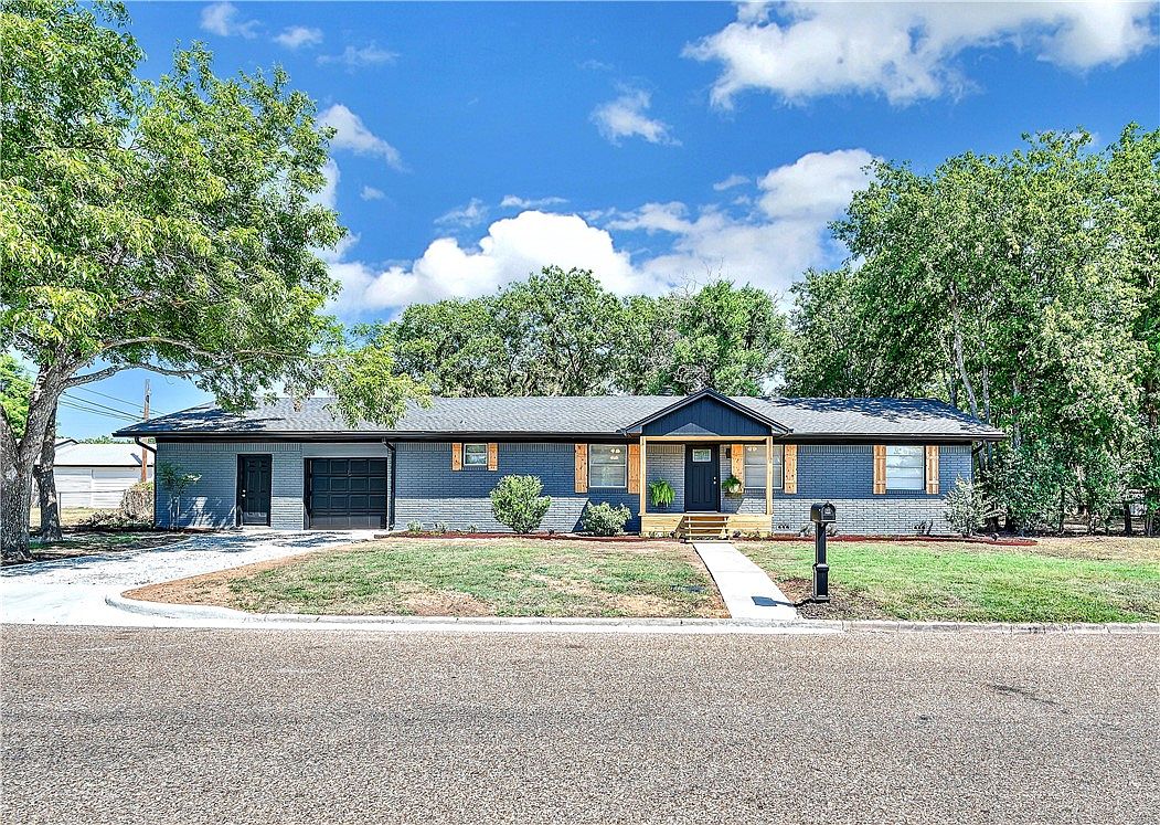 800 Randy Dr, Woodway, TX 76712 | Zillow