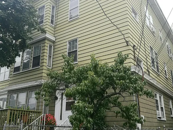 25 Henry Ave, Lynn, MA 01902