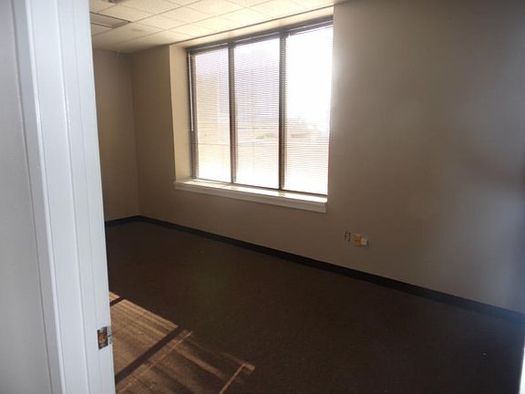 4th image of 402 Peoples St Ste 2A