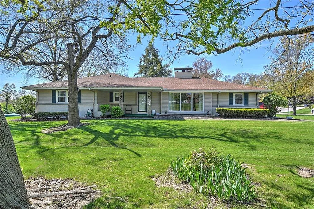 68 Eastmoreland Dr photo 1