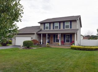 1331 Raspberry Ln, Mineral Ridge, OH 44440