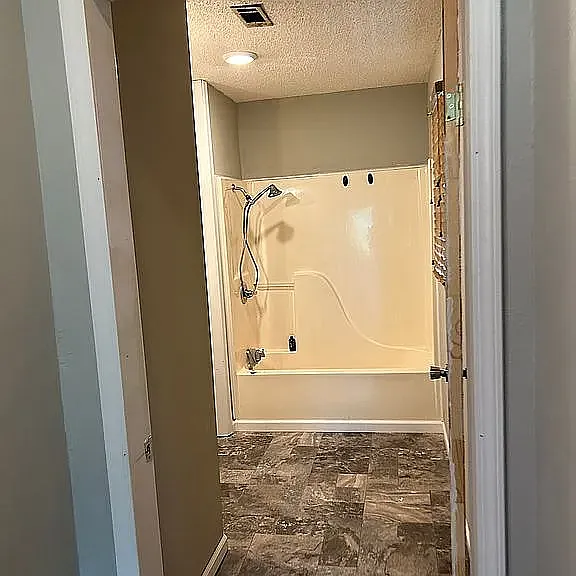 300 Kelly Dr — Photo 13