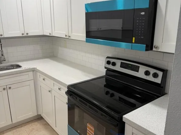 1805 W 56th St APT 412, Hialeah, FL 33012