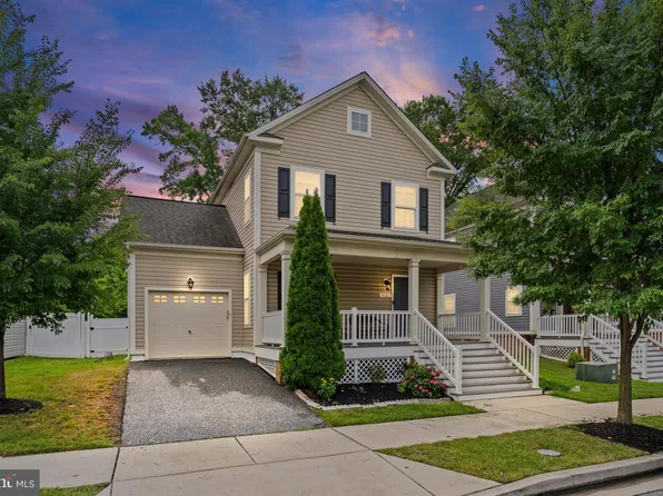 1621 Renaissance Dr, Essex, MD 21221