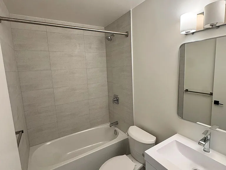 33 Erie Ave #711 — Photo 13