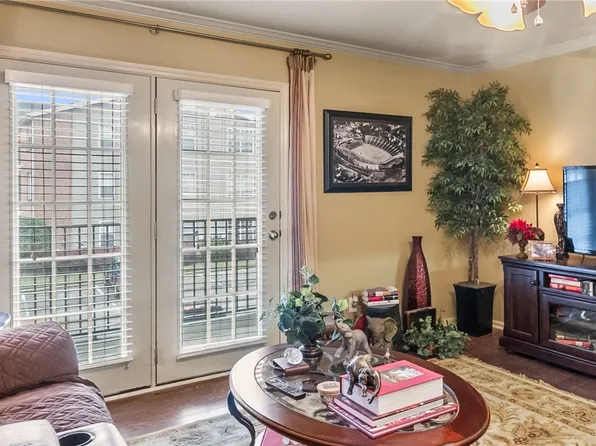 120 15th St E APT 215, Tuscaloosa, AL 35401
