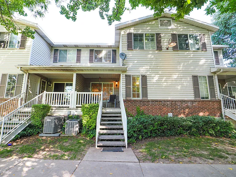 274 E Millpoint Pl — Photo 25
