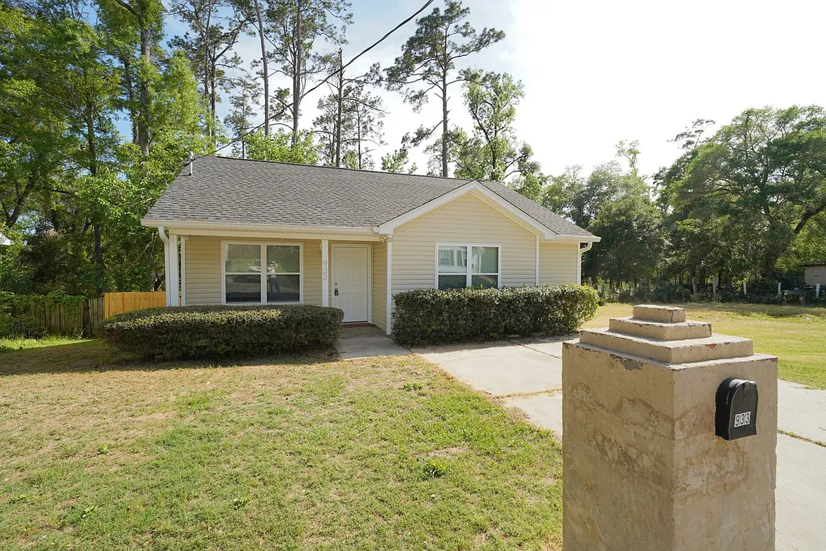 Building Photo - 933 Ashburn Dr