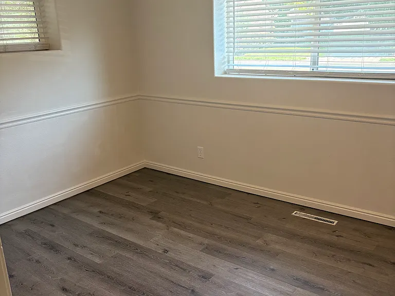 750 S 400th St E — Photo 12