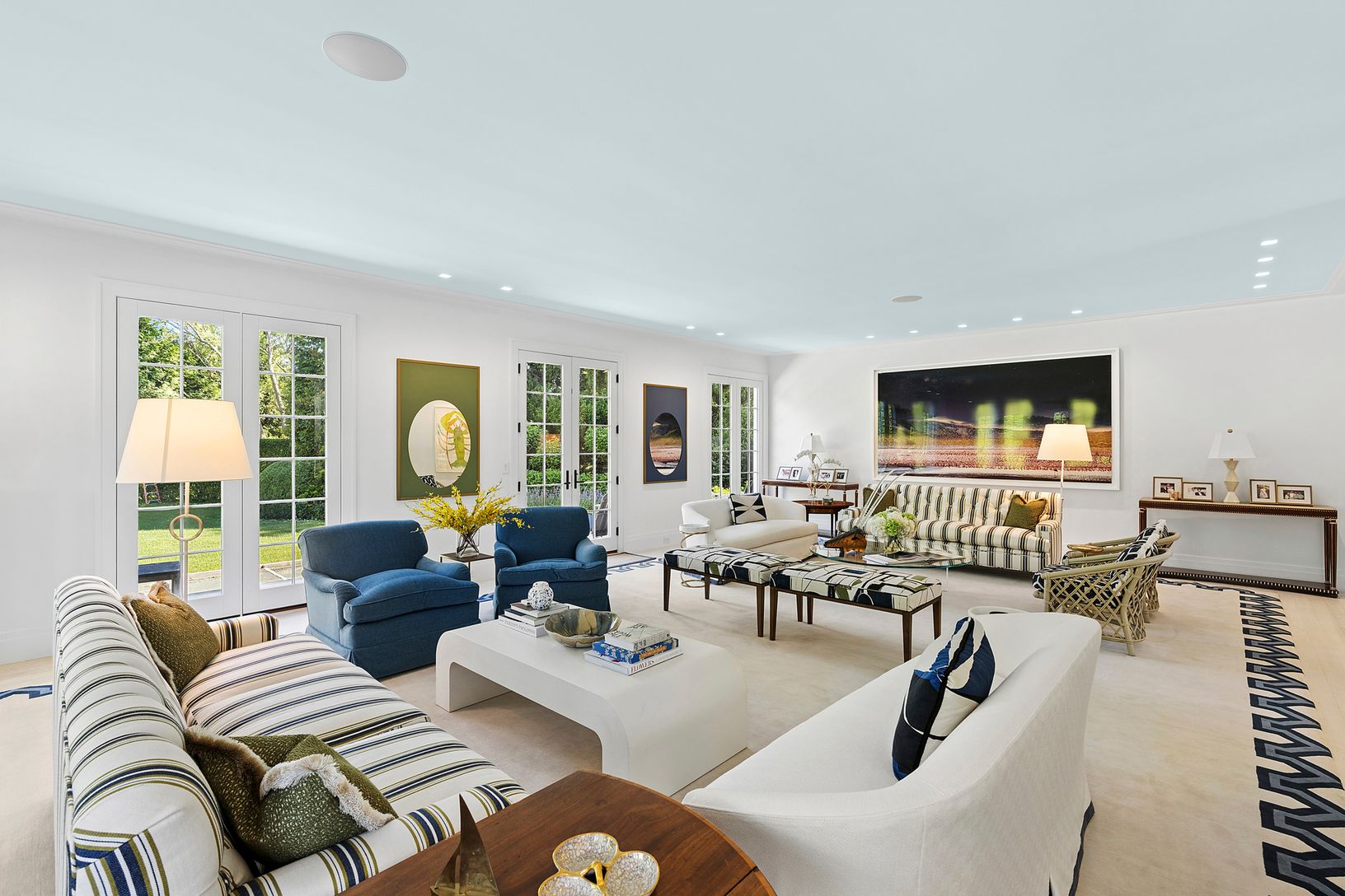 Grand Living Rm