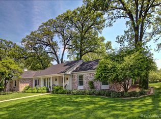 16 Buckingham Dr, Sugar Grove, IL