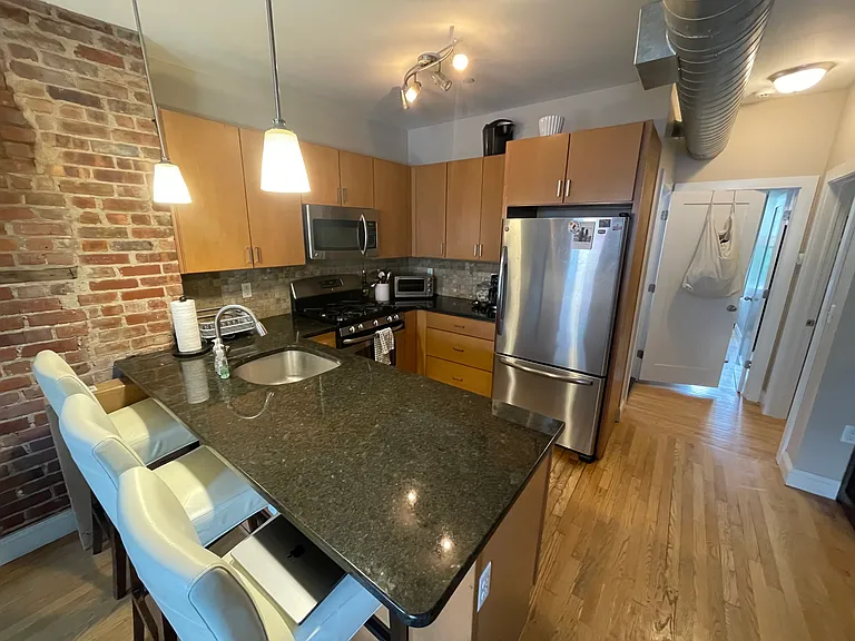 Breakfast Bar/Kitchen