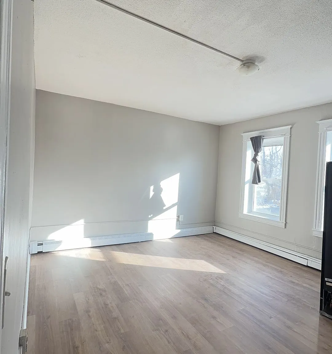 2 bed, 980 sqft, $1,650 — Photo 2