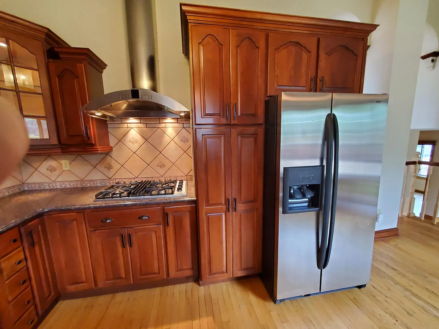 4 bed, 2500 sqft, $3,600 — Photo 4