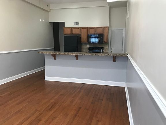 4th image of 923 N 15th St #1