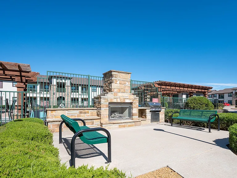 Legend Park Apartments — Photo 28