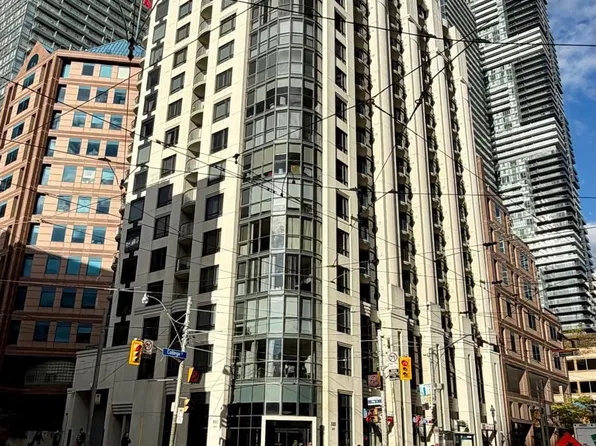 801 Bay St #701, Toronto, ON M5S 1Y9