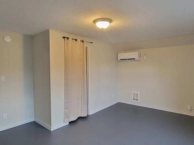 538 203 Frd — Photo 8