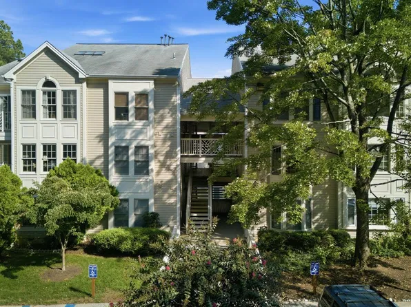 12237 Fairfield House Dr APT 311A, Fairfax, VA 22033