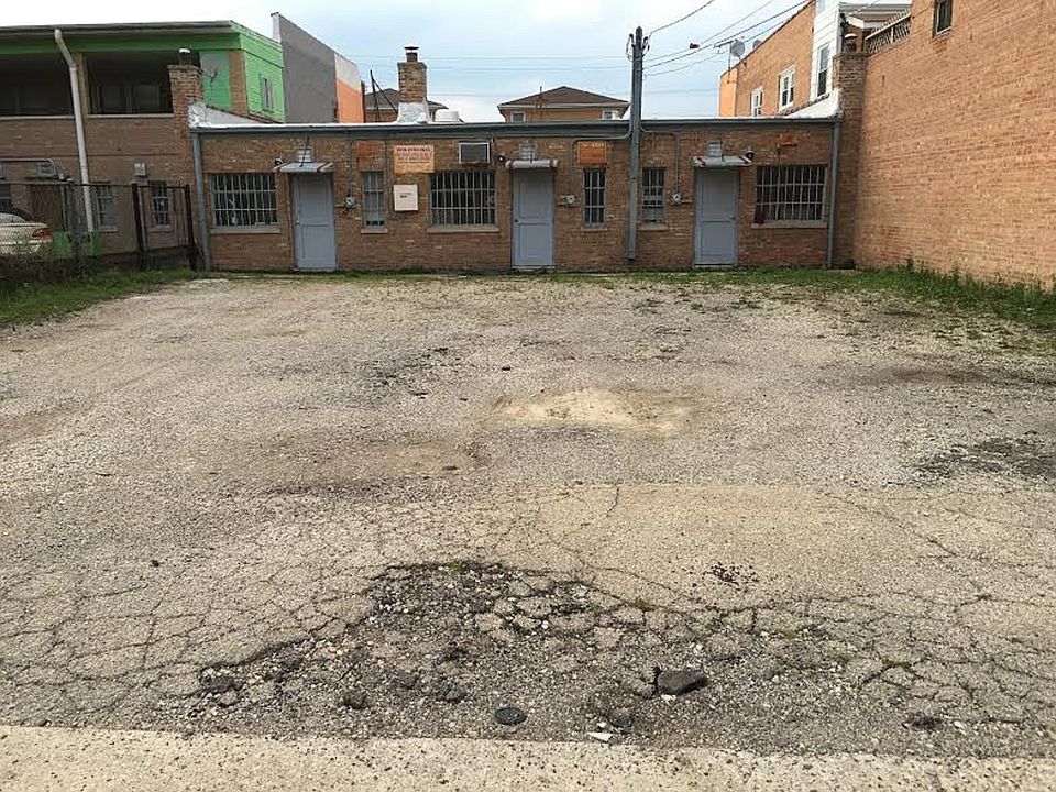 2nd image of 6249 W Belmont Ave