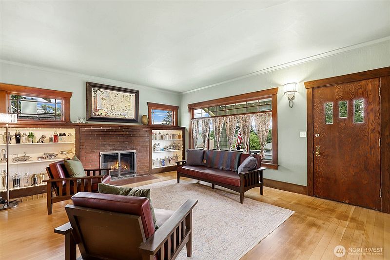 5th image of 602 Jason Avenue N