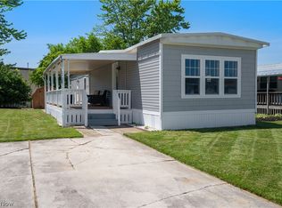 180 S Rathbun Dr, Lakeside Marblehead, OH 43440