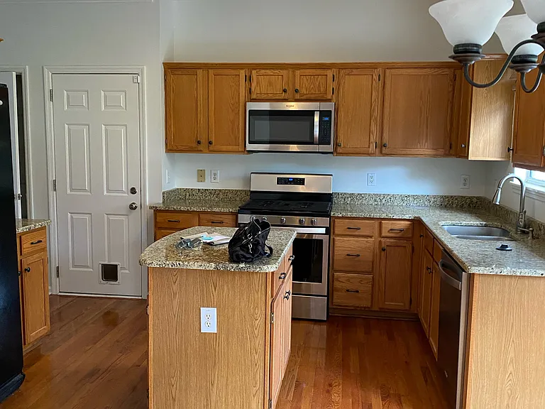 2054 Belmont Cir — Photo 11