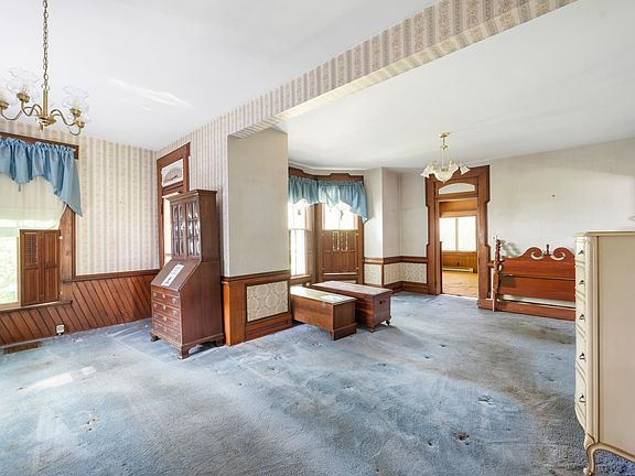 5th image of 1225 N Jackson Pike