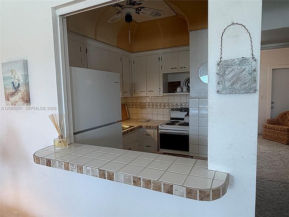 5th image of 851 Atlantic Shores Blvd APT 219