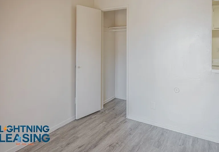 915 N Wilton Pl #304 — Photo 10