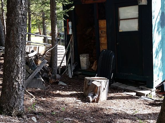 SHED WITH GENERATOR