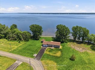 40 Wallbridge Cir, Prince Edward County, ON K8N 4Z7