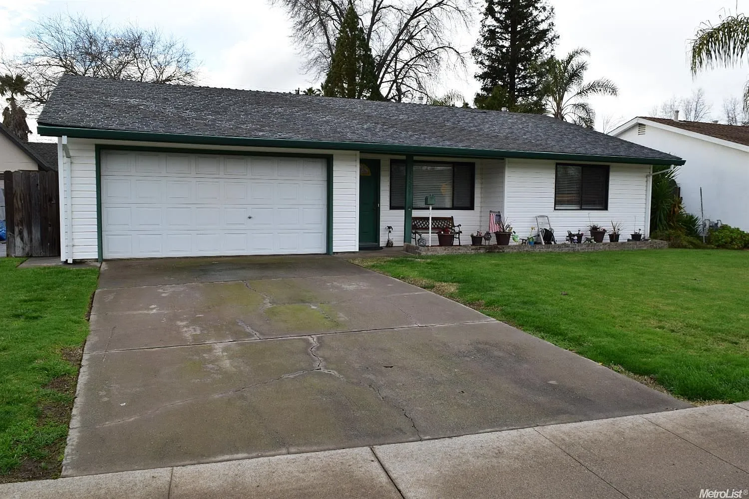 10531 Georgetown Dr photo 1