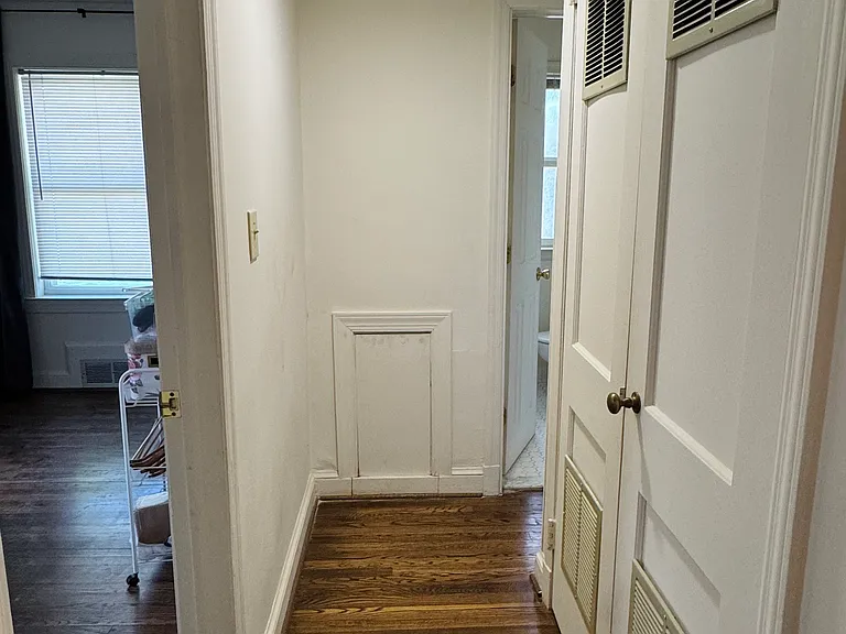 1103 Edmonston Dr — Photo 6