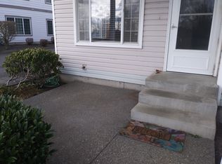 725 Judson St APT 101, Lynden, WA 98264