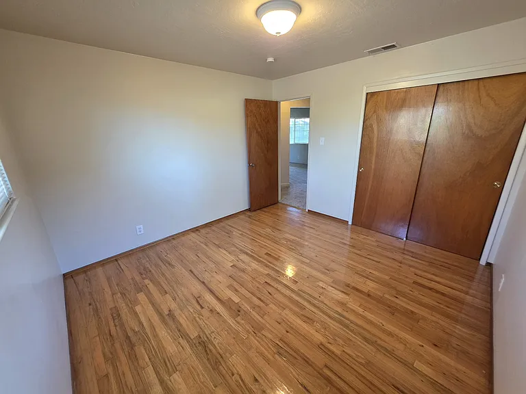 422 N Acacia Ave — Photo 10